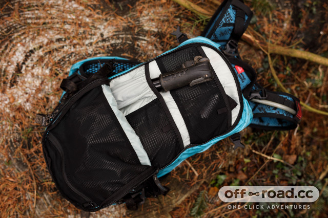 USWE Shred 16 daypack review | off-road.cc